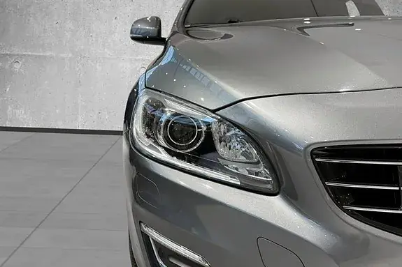 Volvo V60 2018 photo 4