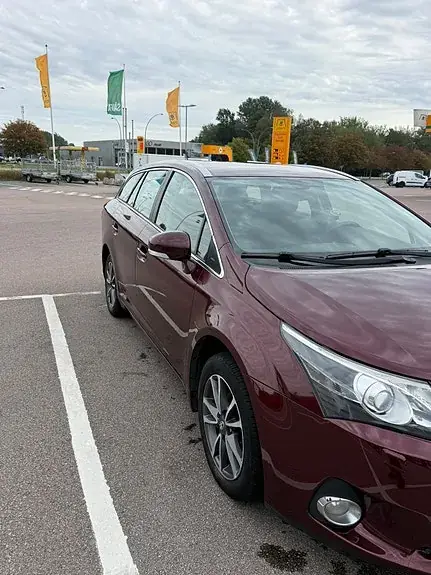 Toyota Avensis 2012 photo 3