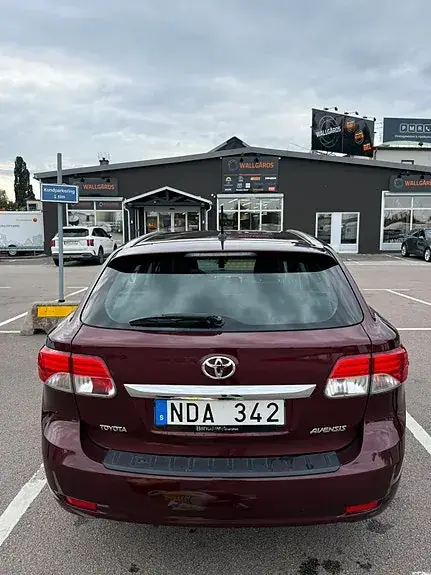 Toyota Avensis 2012 photo 4