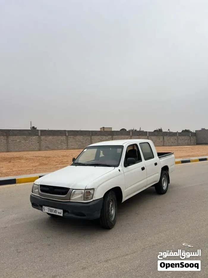 Toyota Hilux 2004 photo 4