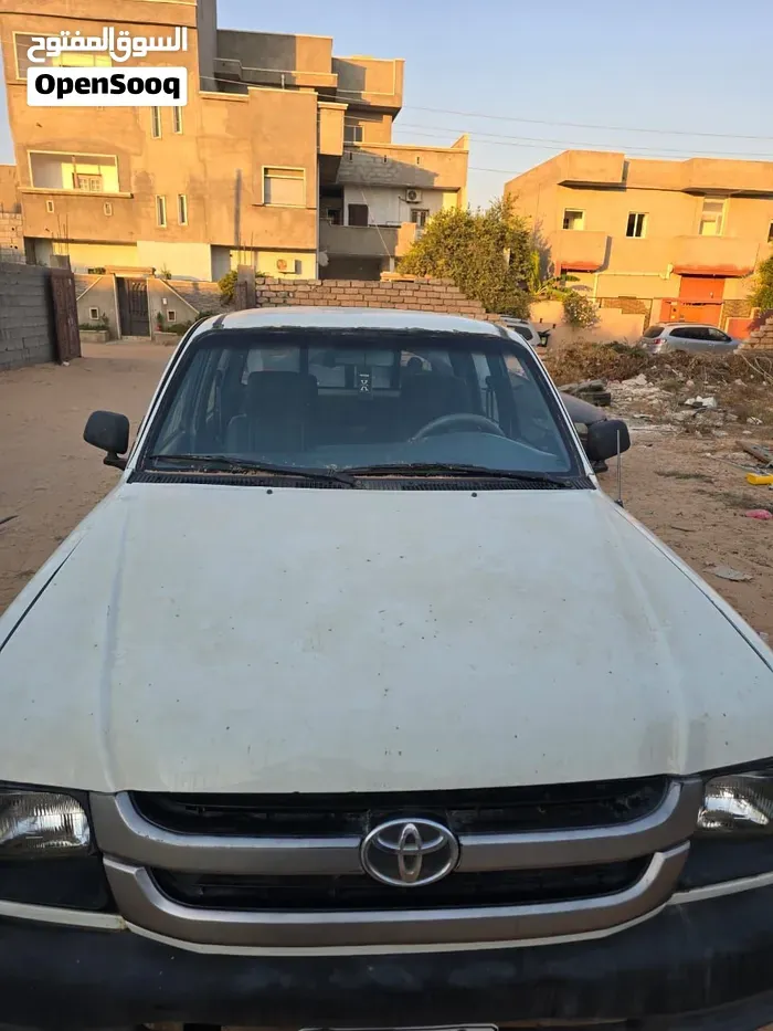 Toyota Hilux 2004 photo 5