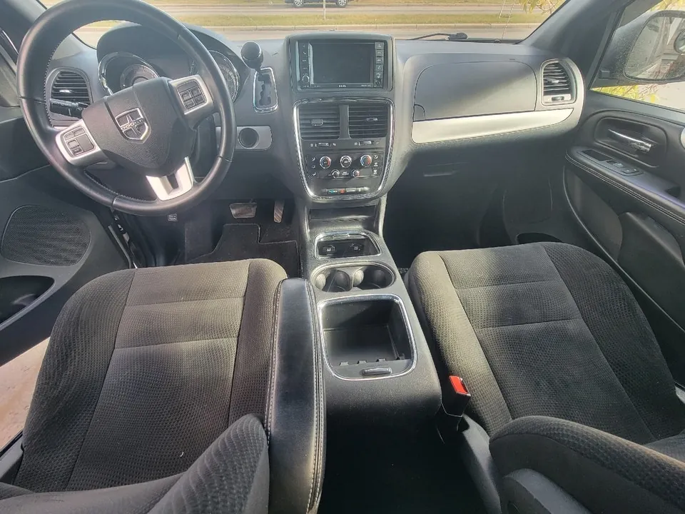 Dodge Grand Caravan 2017 photo 4