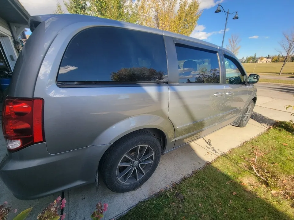 Dodge Grand Caravan 2017 photo 3
