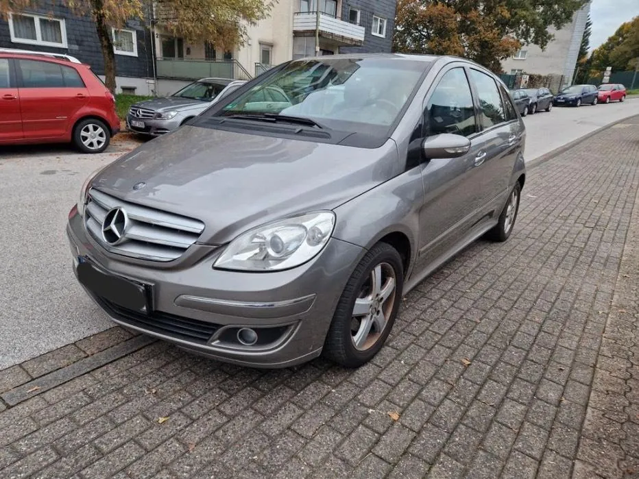 Mercedes-Benz B200