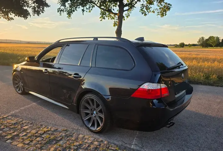 BMW 5 Series 2009 photo 3