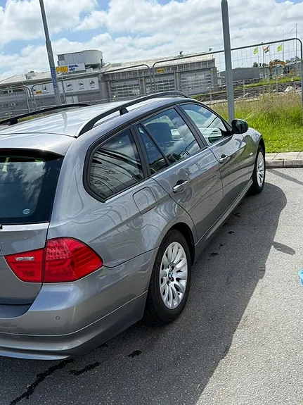 BMW 318I 2009 photo 5