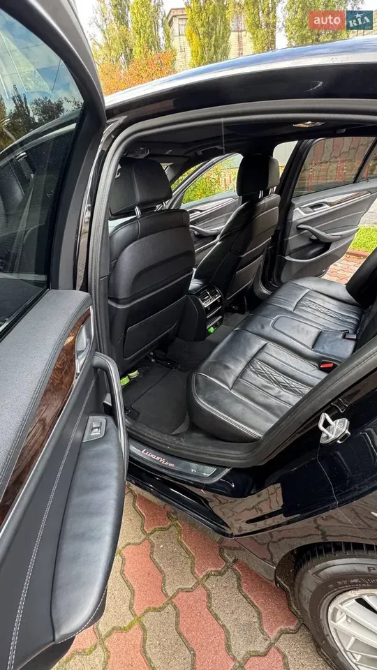 BMW 5 Series 2017 photo 4