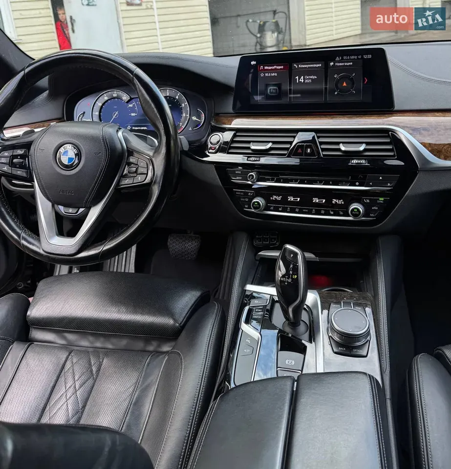 BMW 5 Series 2017 photo 3