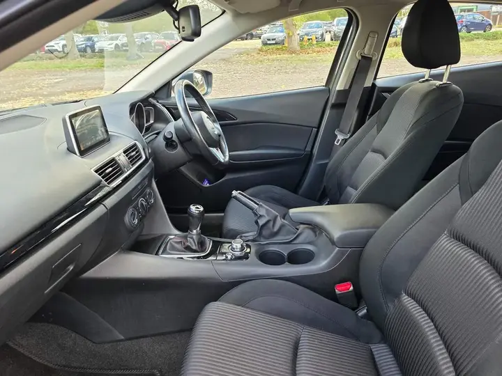 Mazda Mazda3 2015 photo 3