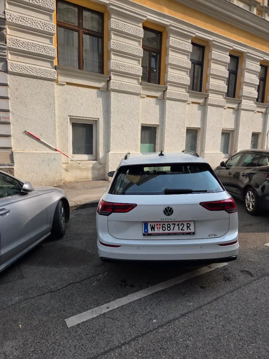 Volkswagen Golf 2022 photo 2