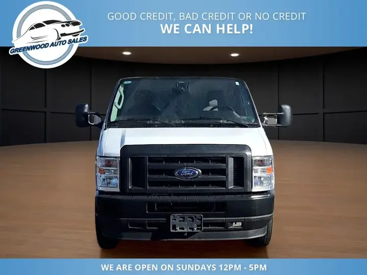 Ford E-Series Van 2025 photo 2