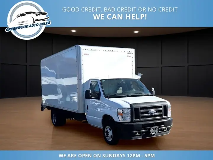 Ford E-Series Van 2025 photo 3