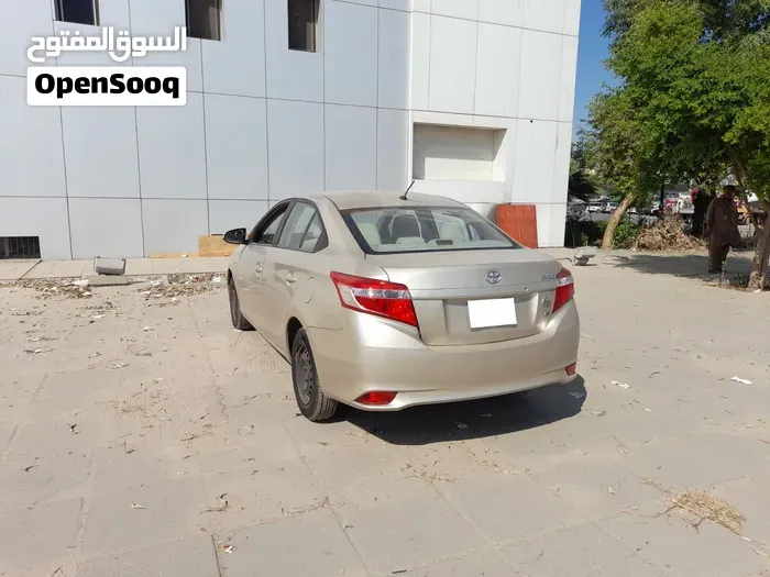 Toyota Yaris 2015 photo 4