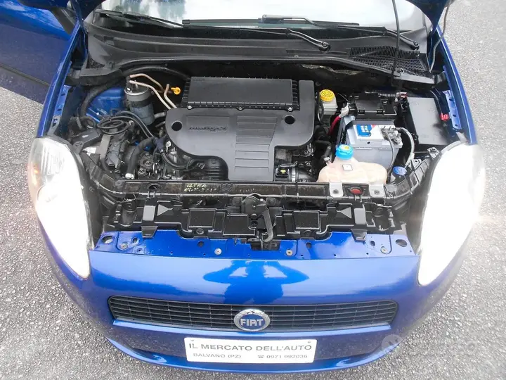 Fiat Grande Punto 2006 photo 4