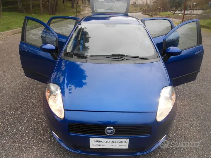 Fiat Grande Punto 2006 photo 2