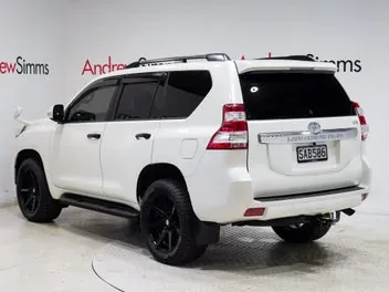 Toyota Land Cruiser Prado 2015 photo 3