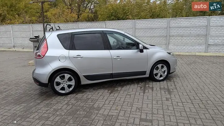 Renault Scenic 2009 photo 5