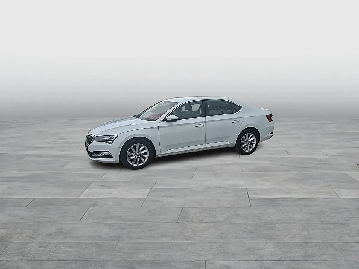 Skoda Superb 2023 photo 2