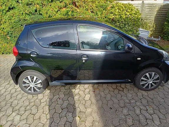 Toyota Aygo 2008 photo 2