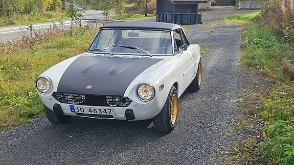Fiat 124 Spider 1976 photo 2