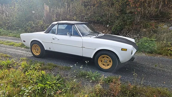 Fiat 124 Spider 1976 photo 4