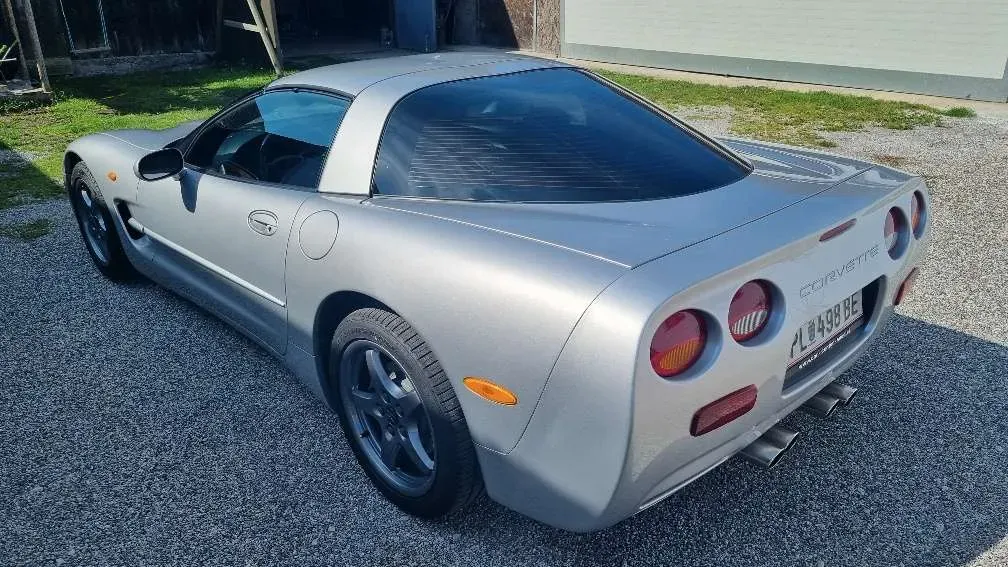 Chevrolet Corvette 2000 photo 3