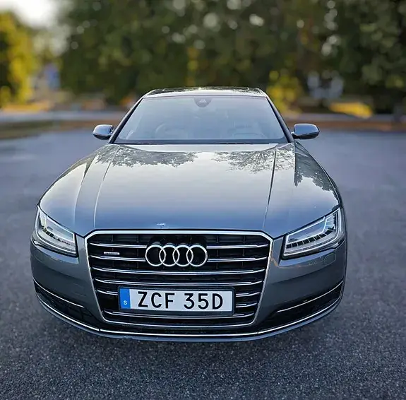 Audi A8 2015 photo 2