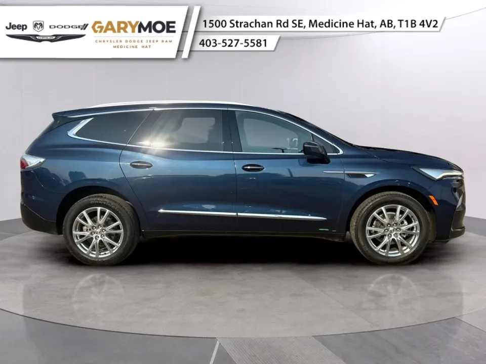 Buick Enclave 2023 photo 2