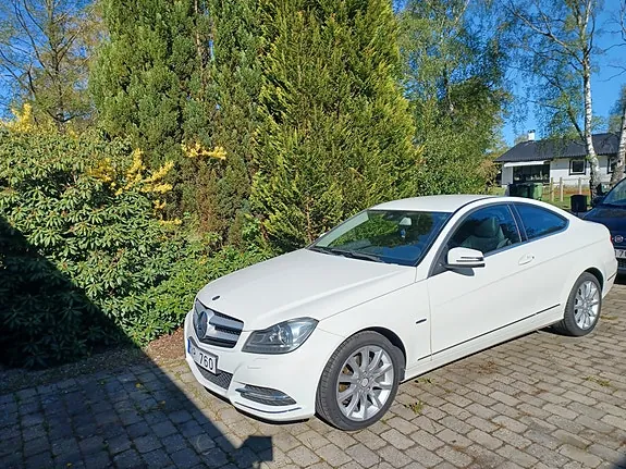 Mercedes-Benz C180 2012 photo 4