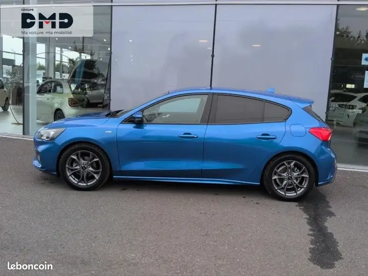 Ford Focus 2022 photo 2