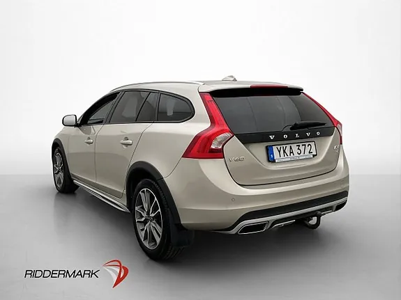 Volvo V60 Cross Country 2017 photo 5