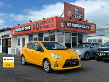 Toyota Aqua 2013 photo 2