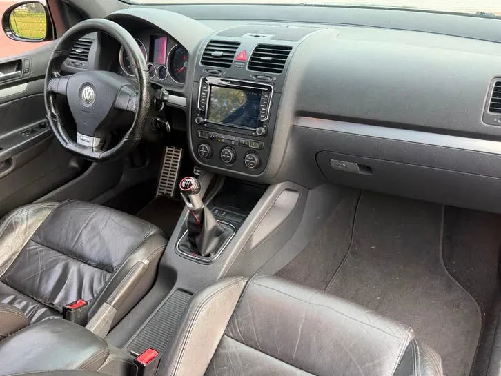 Volkswagen Golf 2005 photo 2