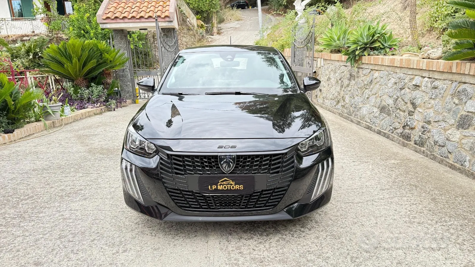 Peugeot 208 2024 photo 2