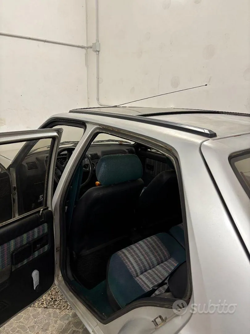 Peugeot 205 1991 photo 5