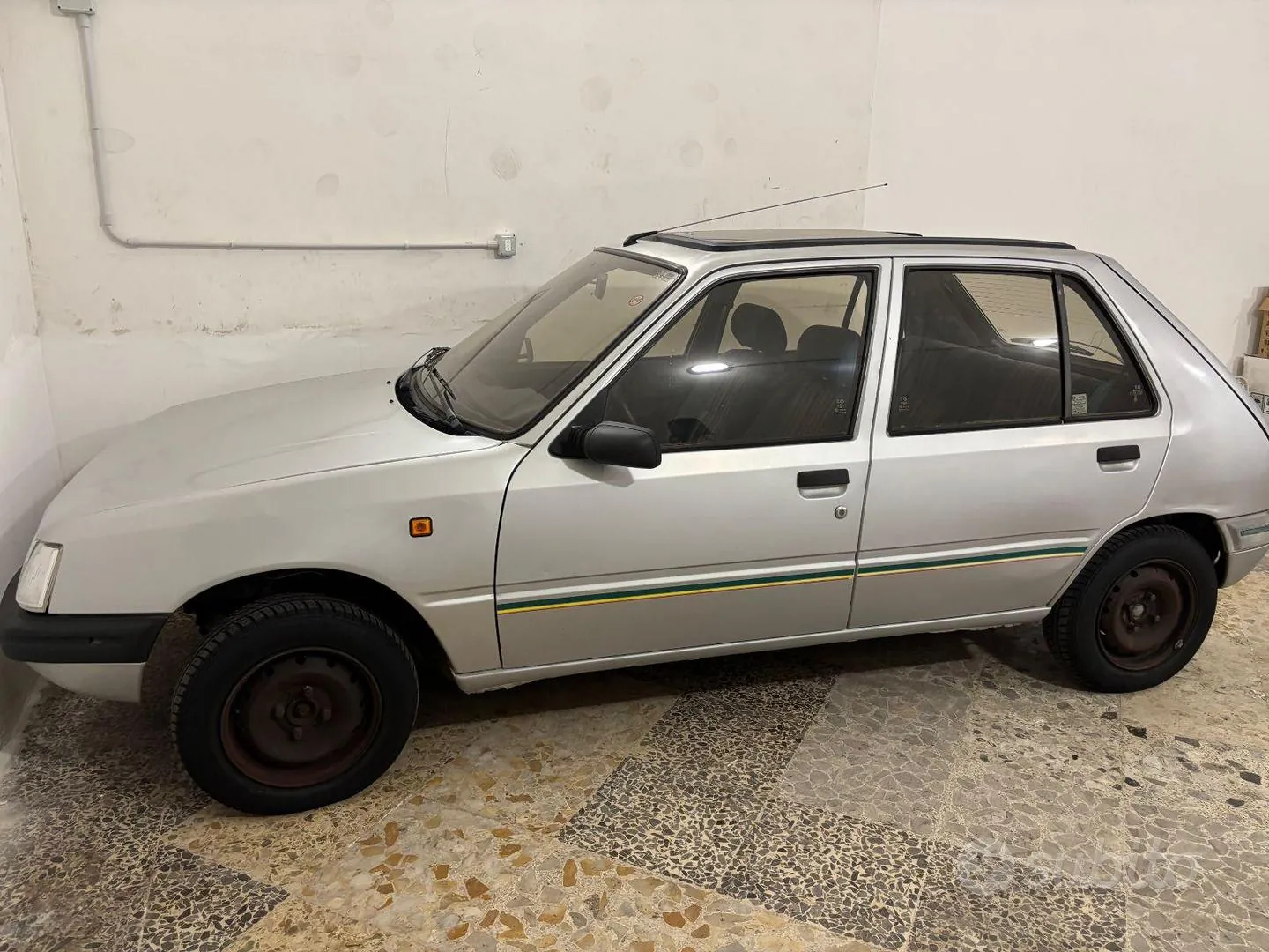 Peugeot 205 1991 photo 3