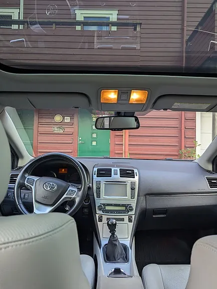 Toyota Avensis 2012 photo 4
