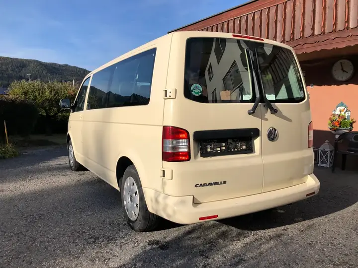 Volkswagen T5 2011 photo 2