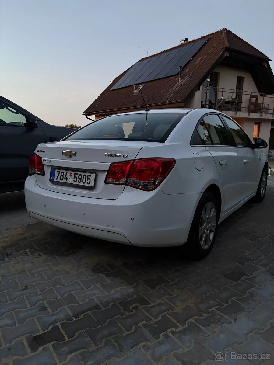Chevrolet Cruze 2010 photo 3