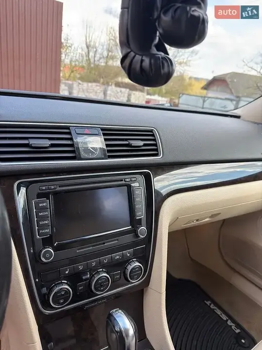 Volkswagen Passat 2013 photo 5