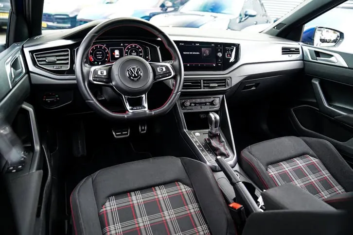 Volkswagen Polo 2018 photo 3