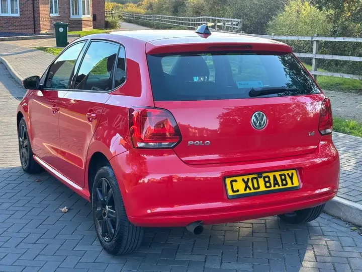 Volkswagen Polo 2012 photo 3