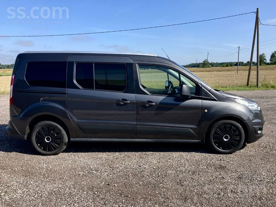 Ford Grand Tourneo Connect 2015 photo 2