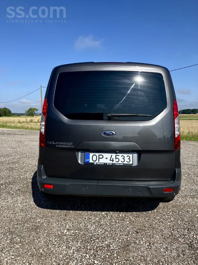 Ford Grand Tourneo Connect 2015 photo 4