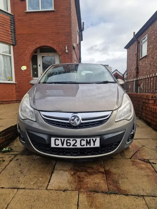 Vauxhall Corsa 2012 photo 2