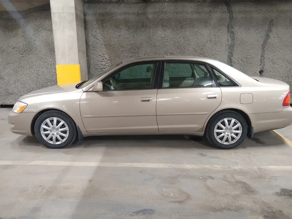 Toyota Avalon 2000 photo 2