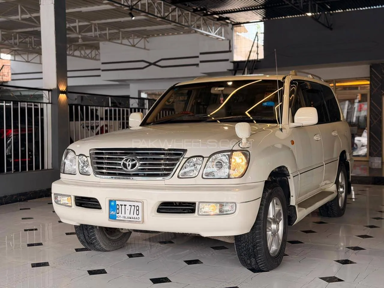 Toyota Land Cruiser