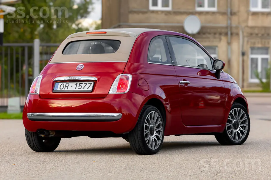 Fiat 500 Cabrio 2009 photo 2