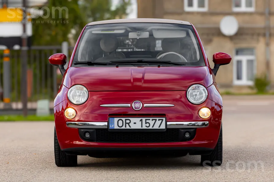 Fiat 500 Cabrio 2009 photo 4