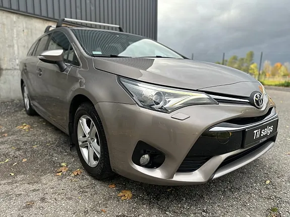 Toyota Avensis 2015 photo 3